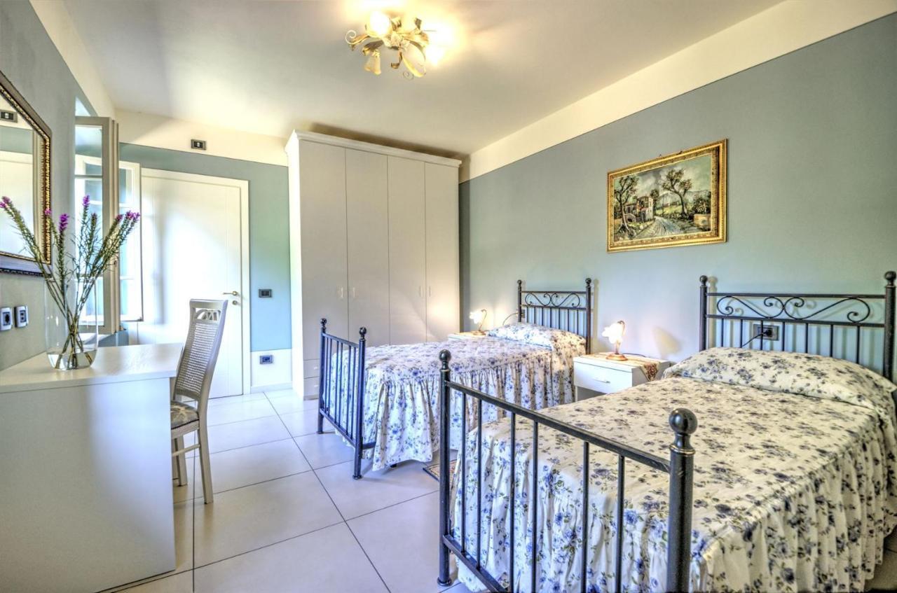 Lucca Cycling Holidays Il Tiglio Rooms SantʼAndrea di Compito Eksteriør billede