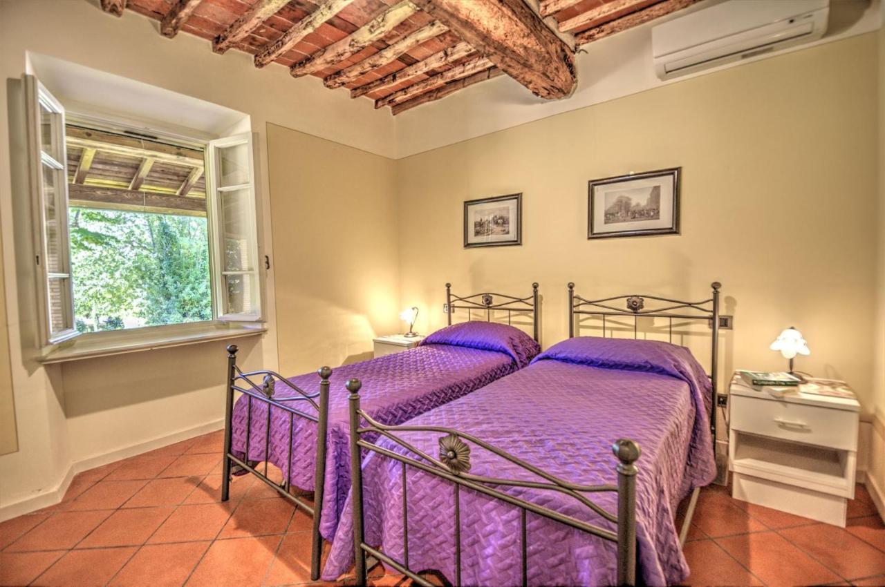 Lucca Cycling Holidays Il Tiglio Rooms SantʼAndrea di Compito Eksteriør billede