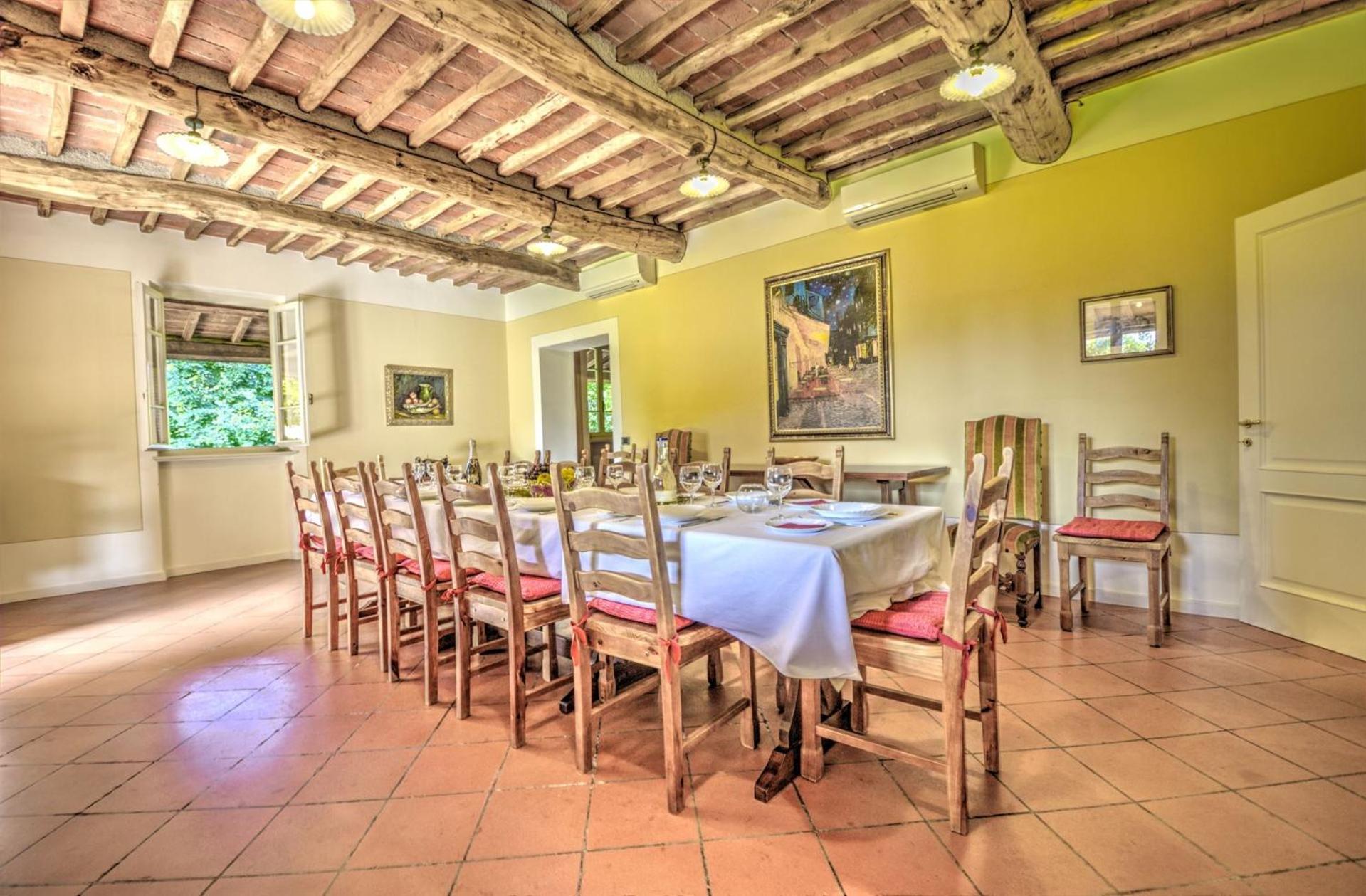 Lucca Cycling Holidays Il Tiglio Rooms SantʼAndrea di Compito Eksteriør billede