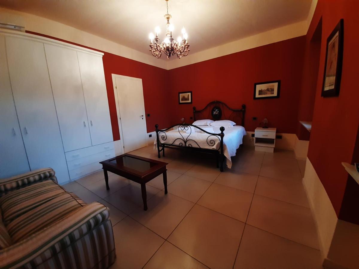 Lucca Cycling Holidays Il Tiglio Rooms SantʼAndrea di Compito Eksteriør billede