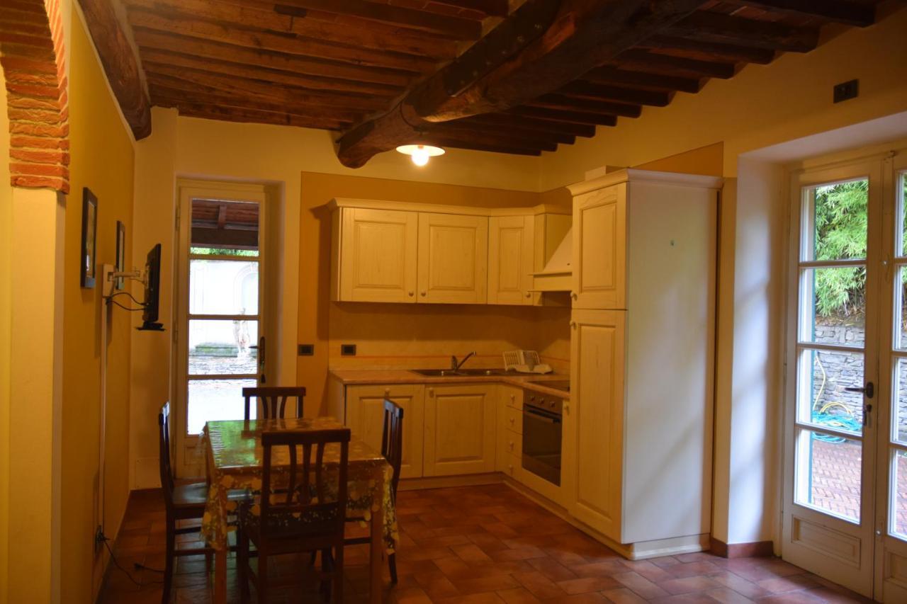 Lucca Cycling Holidays Il Tiglio Rooms SantʼAndrea di Compito Eksteriør billede
