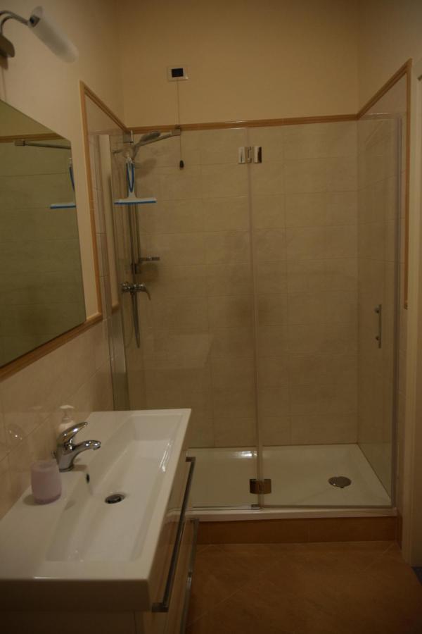 Lucca Cycling Holidays Il Tiglio Rooms SantʼAndrea di Compito Eksteriør billede